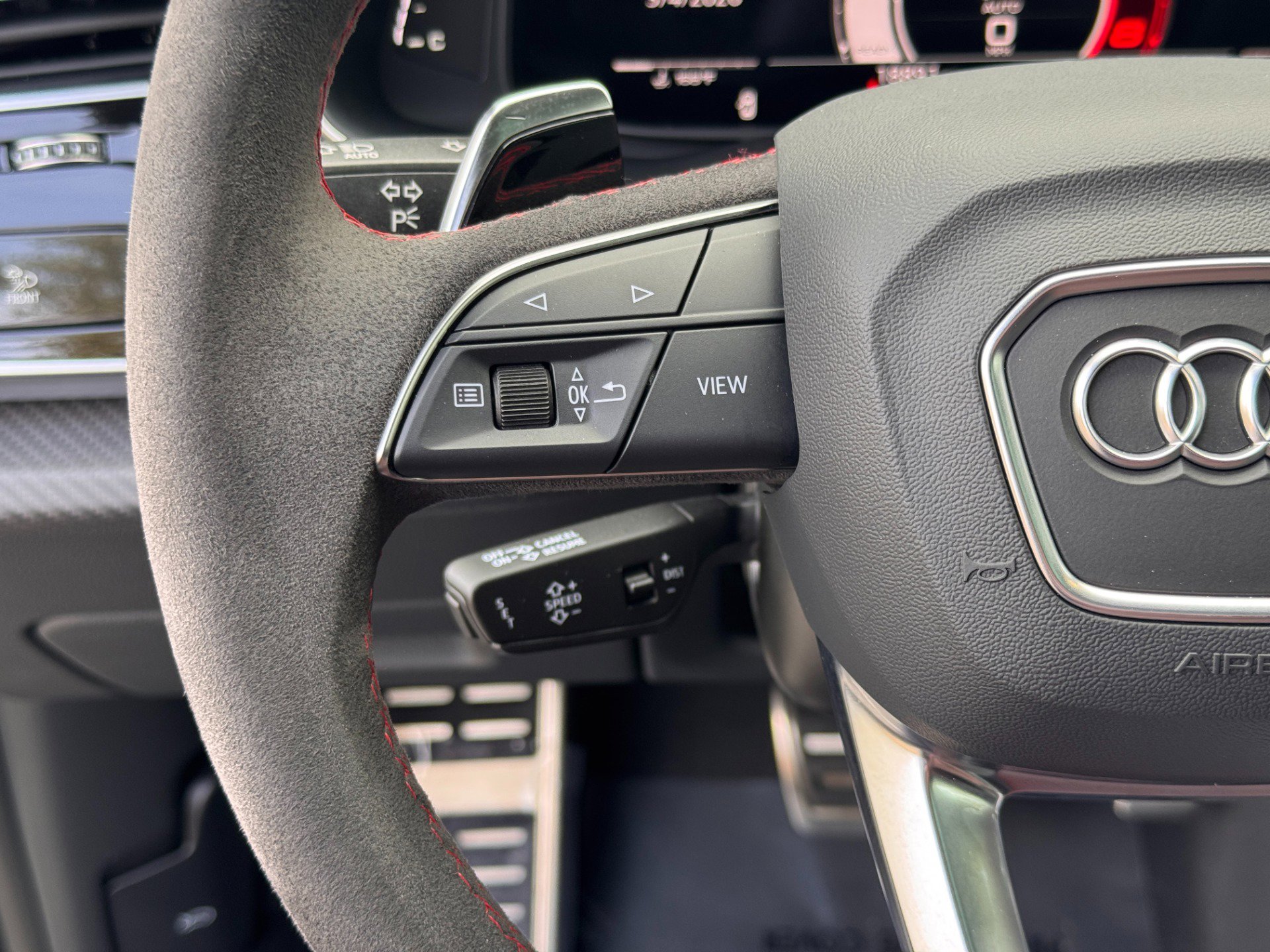 Used 2025 Audi RS Q8 performance image 35