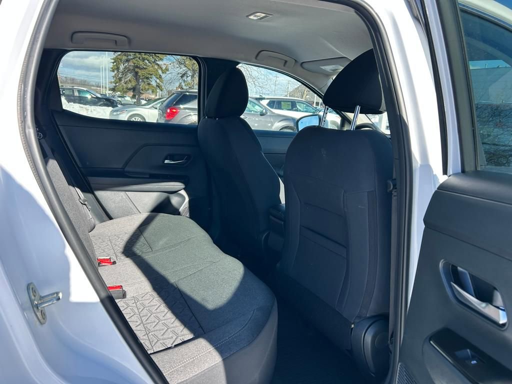Used 2025 Nissan Kicks SV AWD/4WD image 22