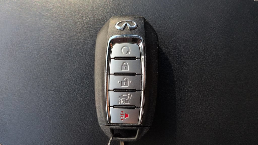 Used 2021 INFINITI QX50 Luxe w/ Appearance Package FWD image 23