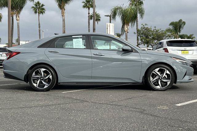 Certified 2023 Hyundai Elantra SEL w/ Convenience Package FWD image 3