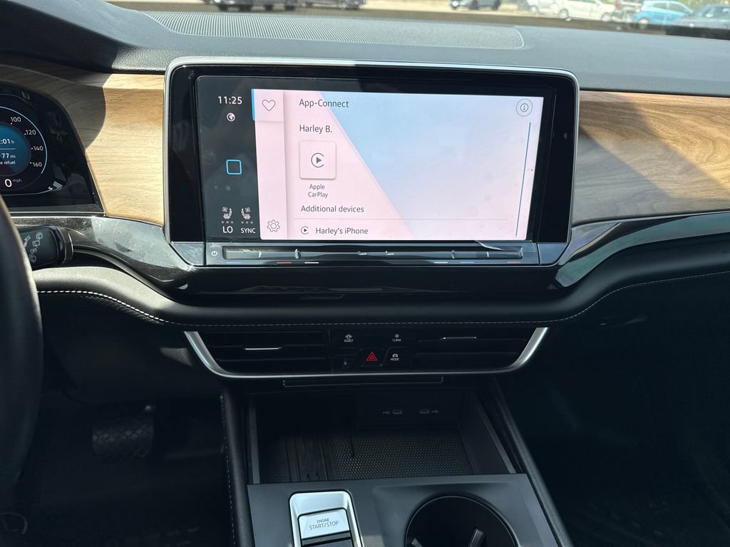 Used 2025 Volkswagen Atlas SE FWD image 19