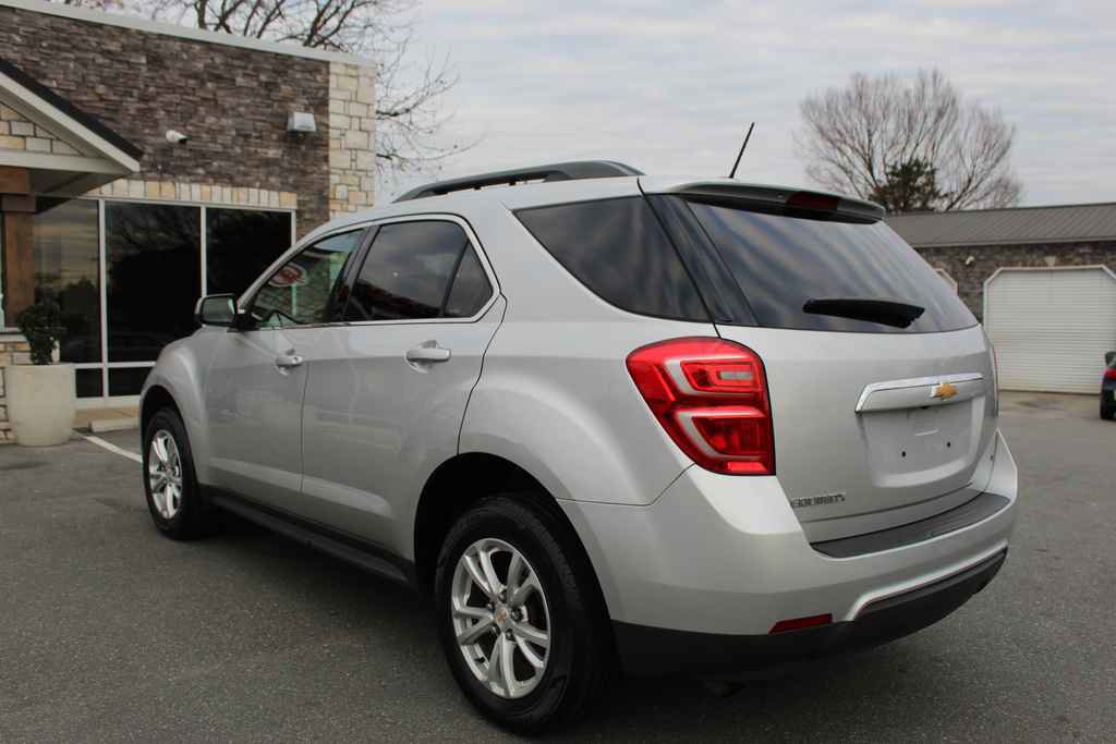 Used 2017 Chevrolet Equinox LT w/ Convenience Package image 9