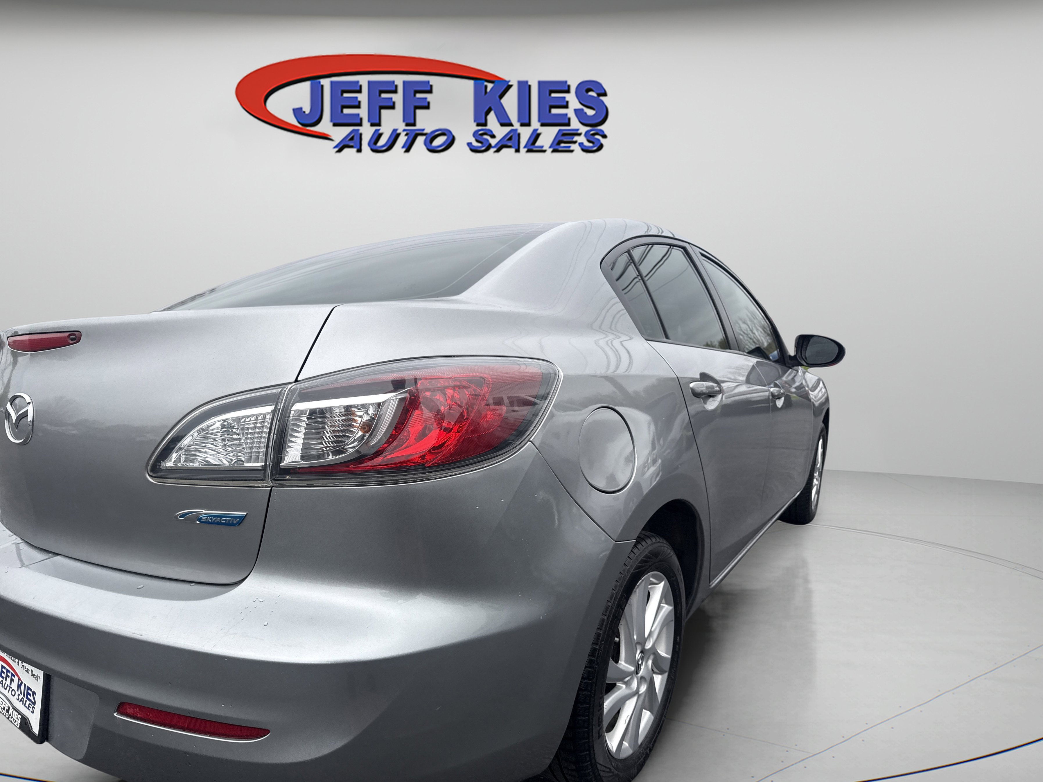 Used 2013 MAZDA MAZDA3 i Touring FWD image 5