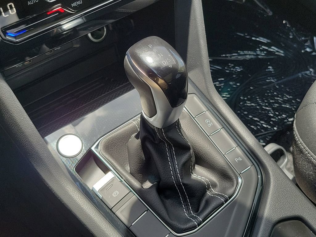 New 2026 Volkswagen Taos SE FWD image 10