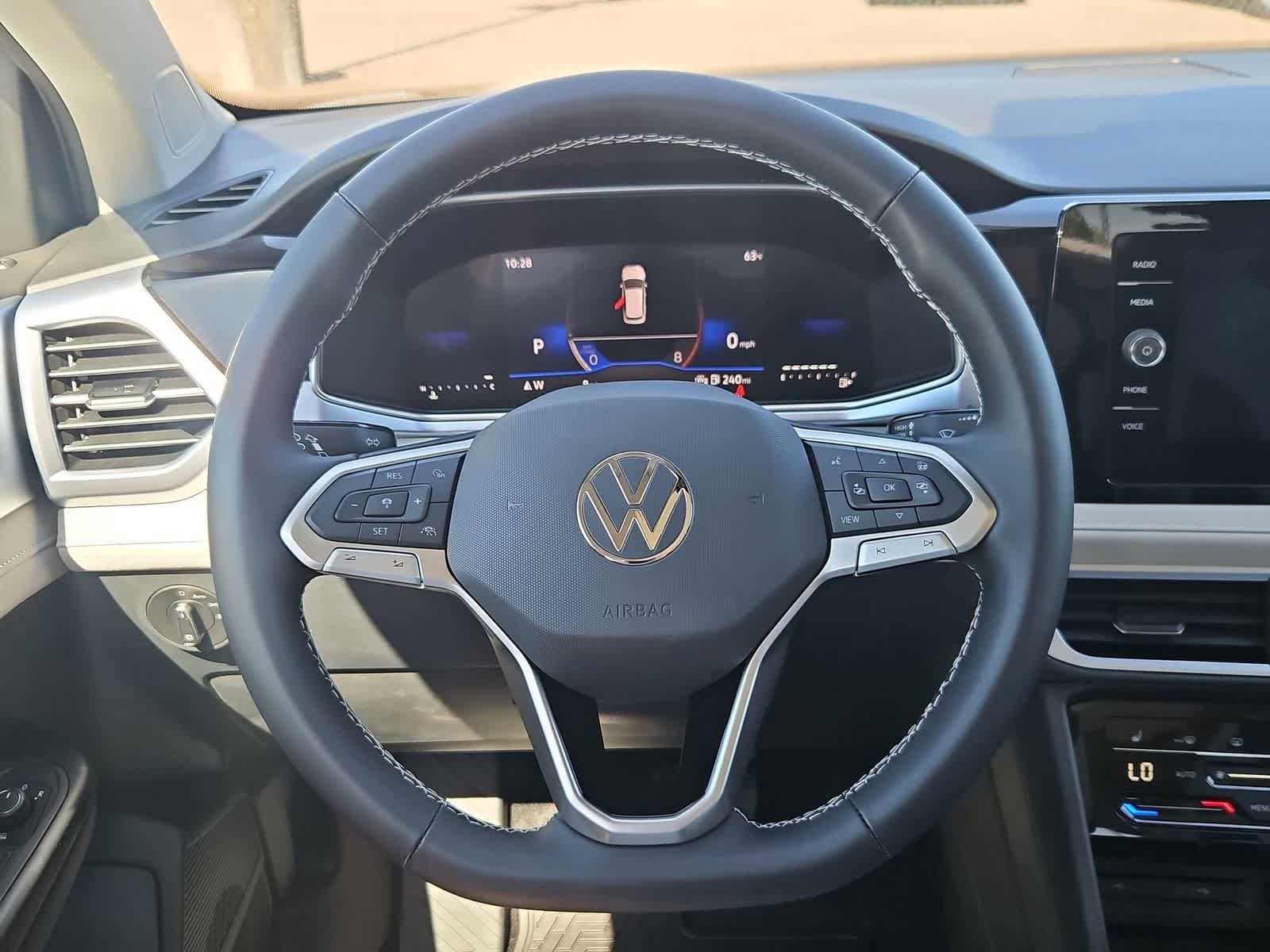New 2026 Volkswagen Taos SE FWD image 24