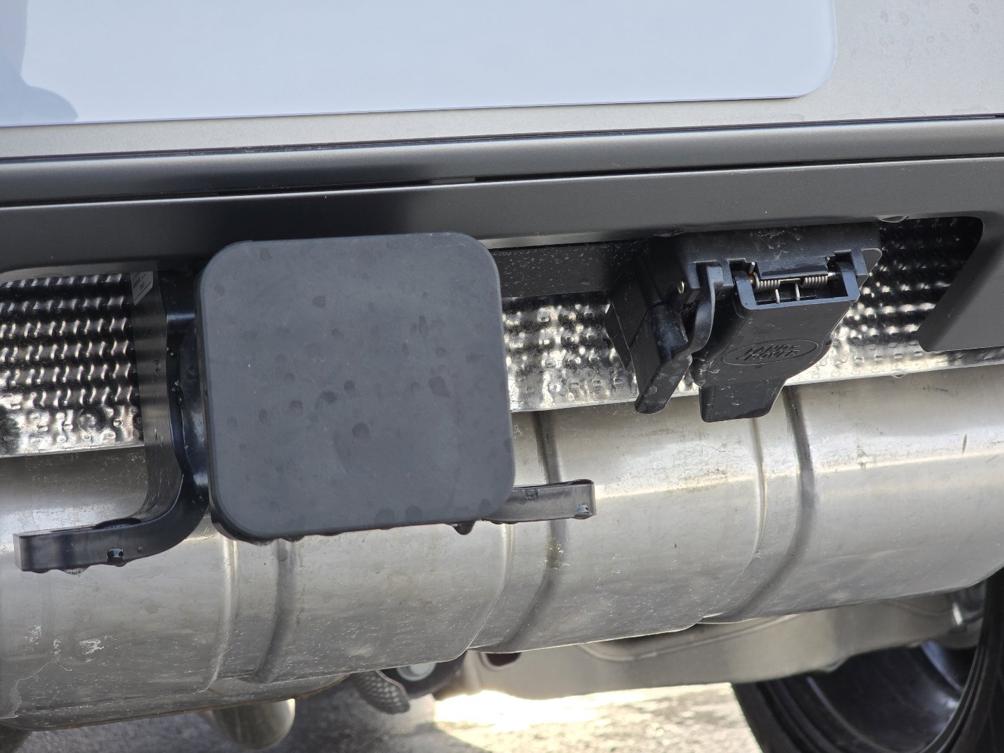 New 2026 Land Rover Defender 130 V8 image 21