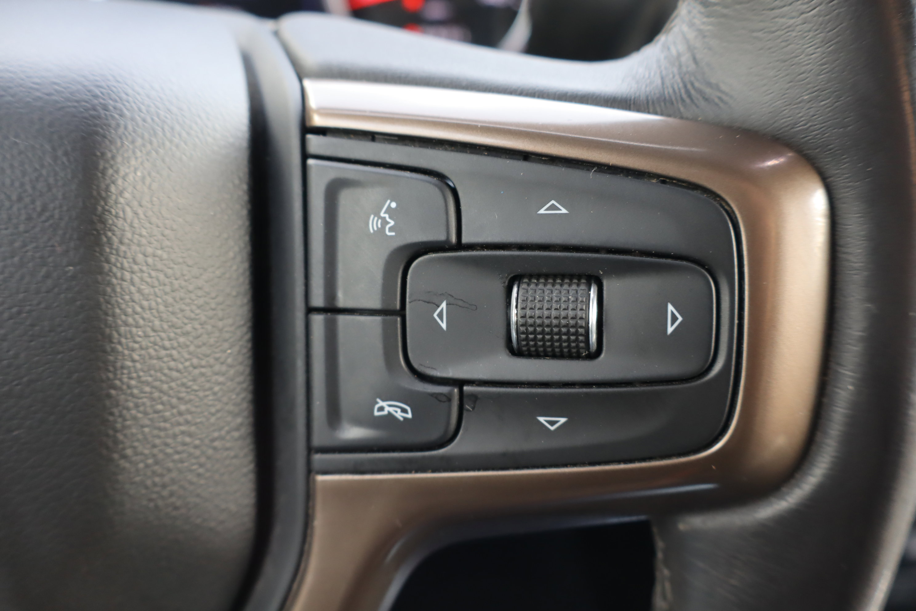 Used 2021 Chevrolet Silverado 1500 High Country image 23