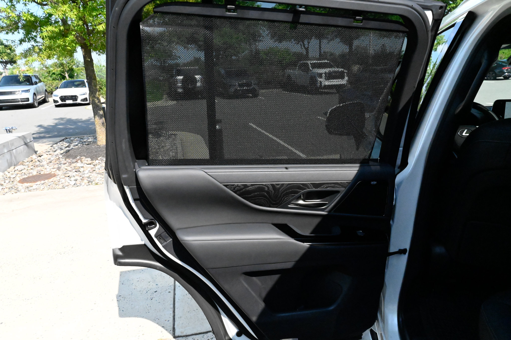 Used 2025 Lexus LX 600 4WD w/ Accessory Package (2T) image 41