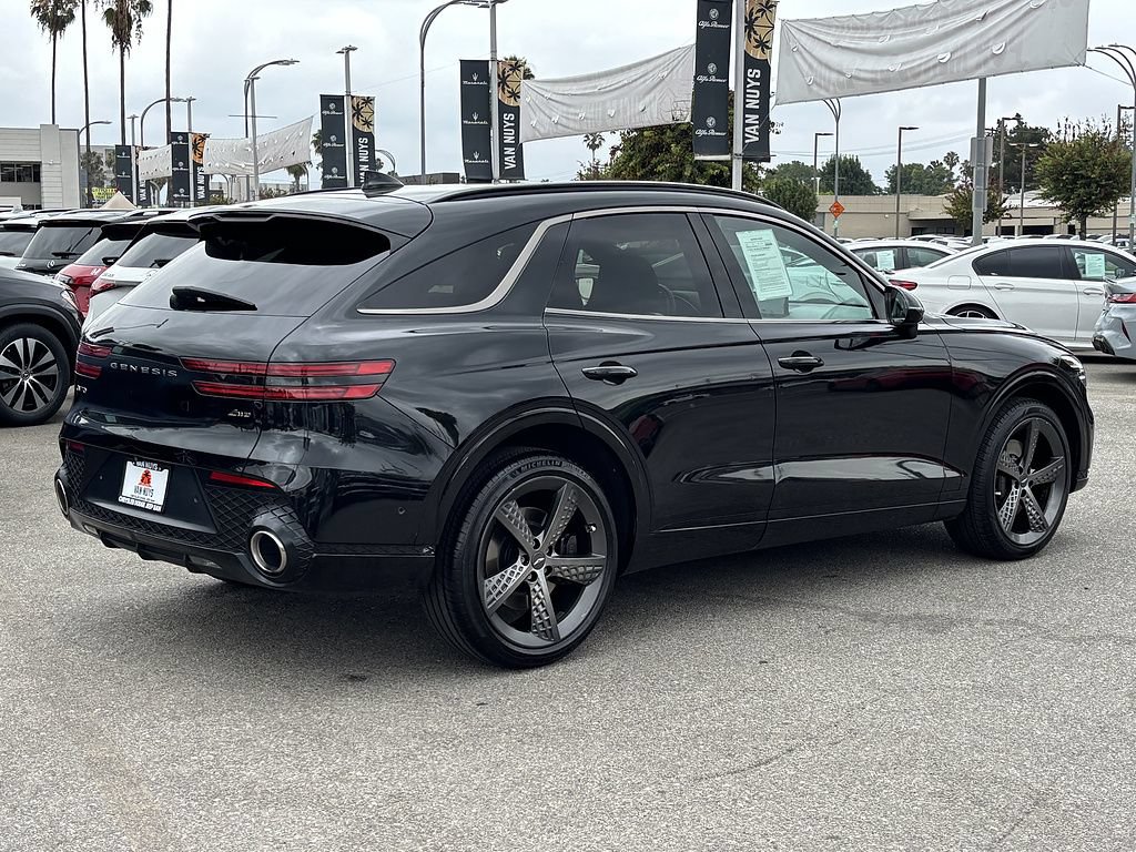 Used 2023 Genesis GV70 2.5T w/ Sport Prestige Package AWD/4WD image 3