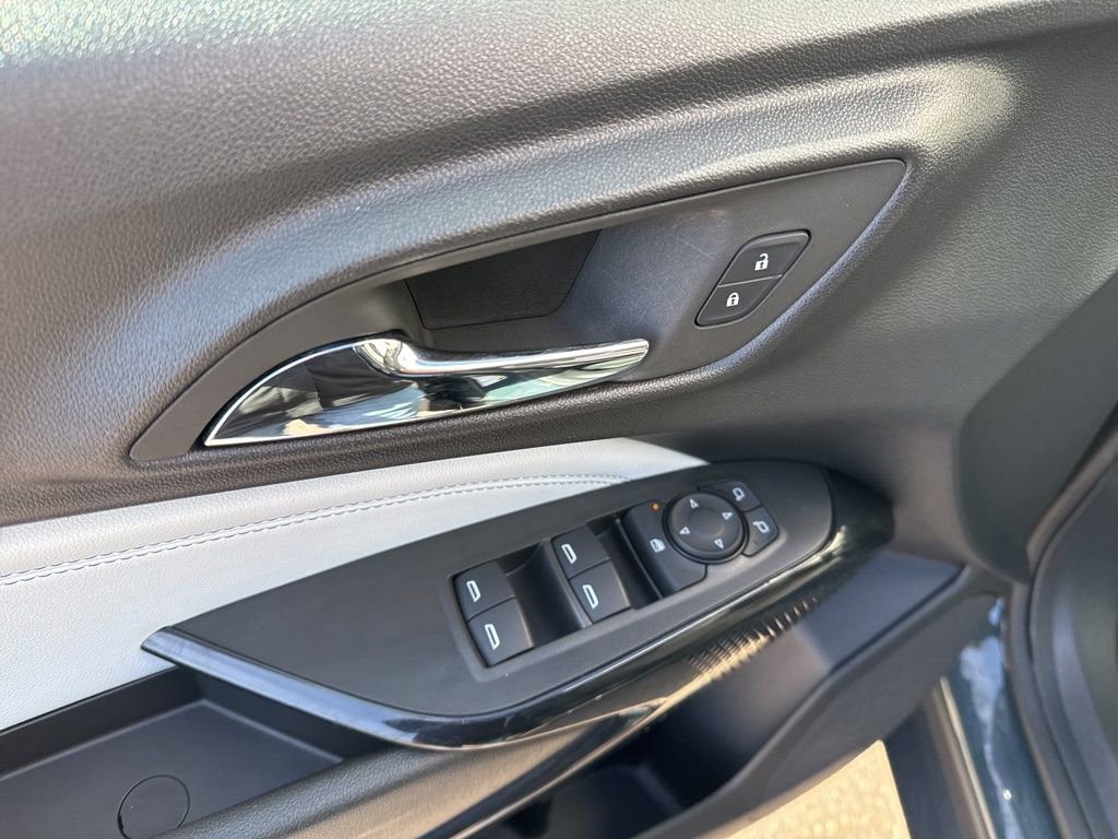 Used 2025 Chevrolet Trax LT image 7