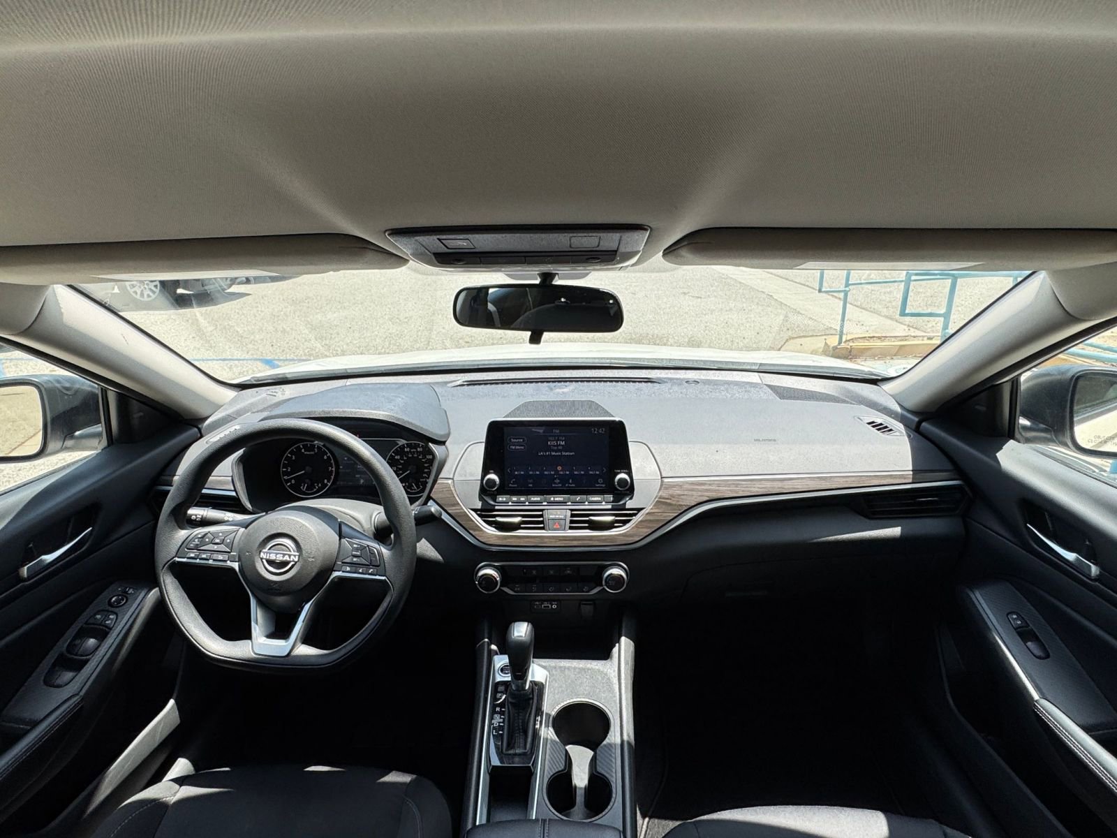 Used 2025 Nissan Altima 2.5 SV FWD image 34