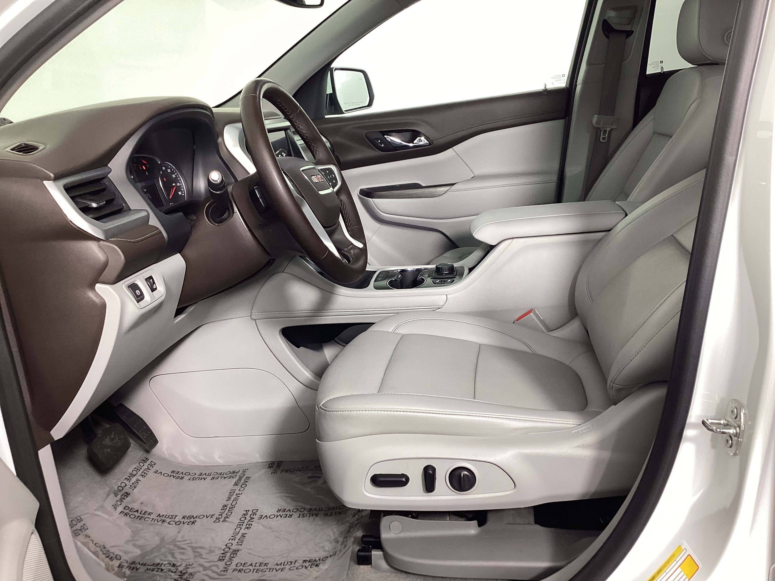 Used 2023 GMC Acadia SLT image 30