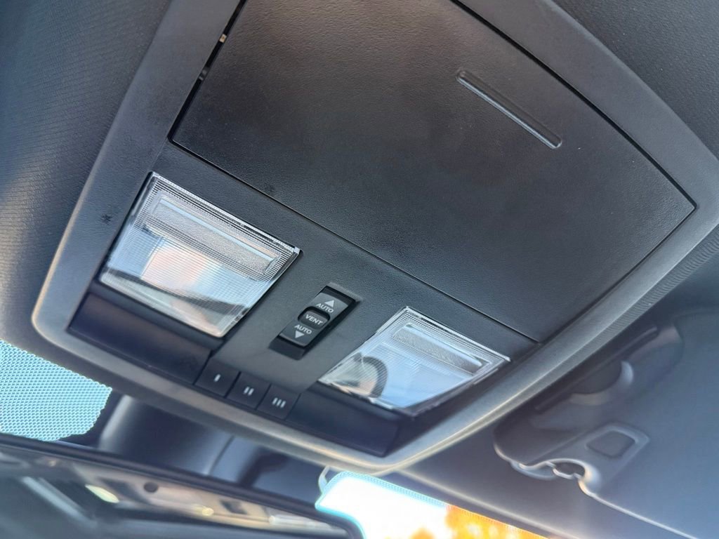 Used 2023 Dodge Challenger R/T w/ T/A Package image 25