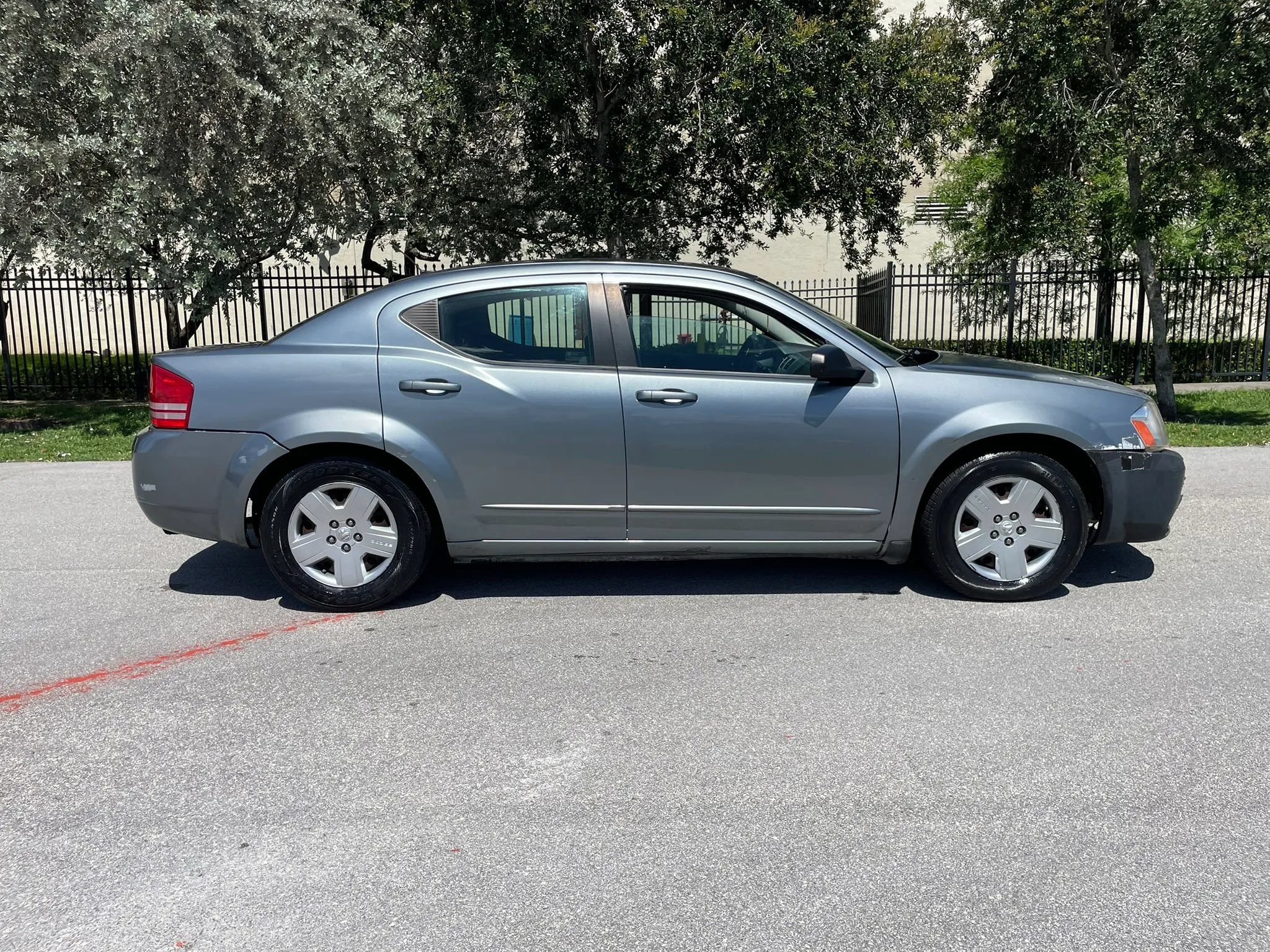 Used 2010 Dodge Avenger SXT FWD image 5