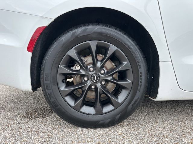 Used 2021 Chrysler Pacifica Touring-L w/ S Appearance Package FWD image 54