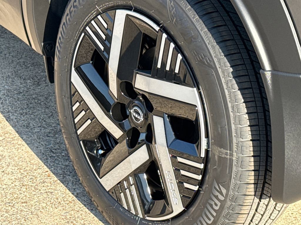 New 2026 Nissan Kicks SV w/ Charging Package image 10