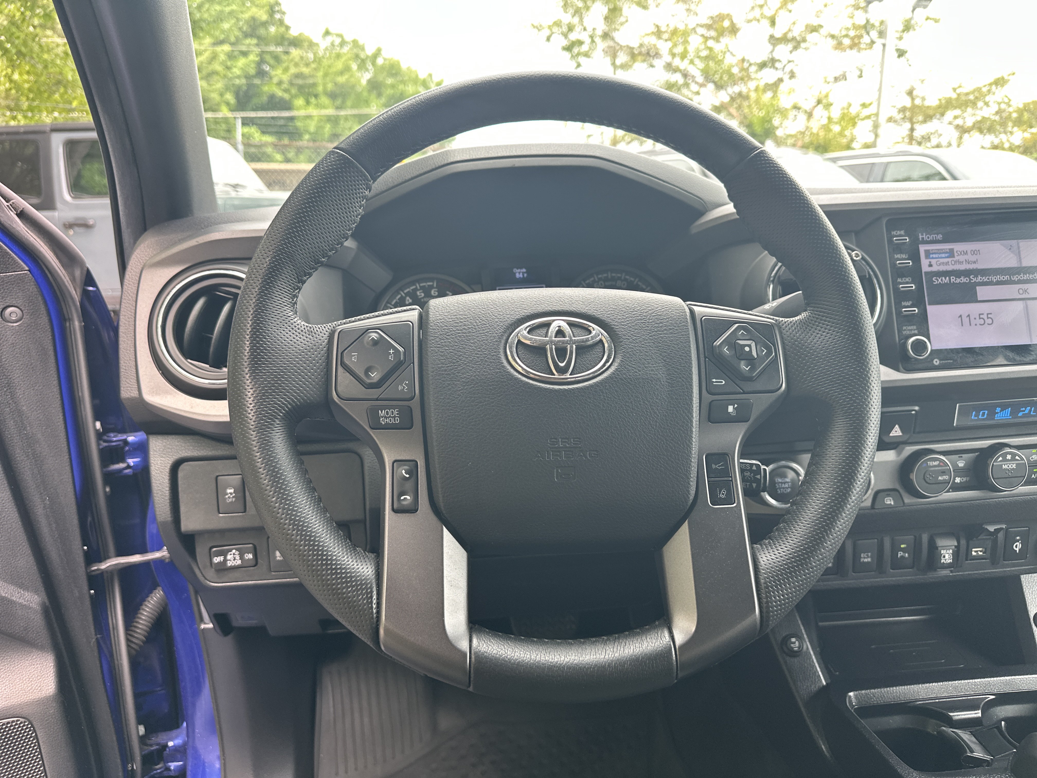 Used 2022 Toyota Tacoma TRD Sport w/ Technology Package AWD/4WD image 25