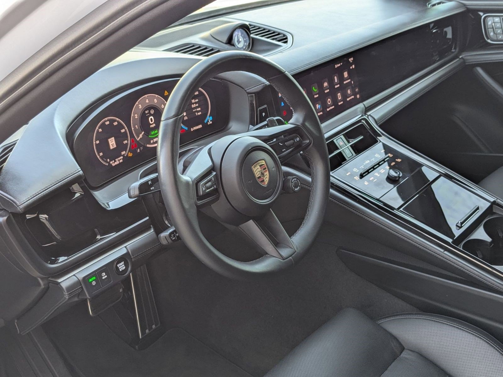 Certified 2025 Porsche Panamera 4 image 4