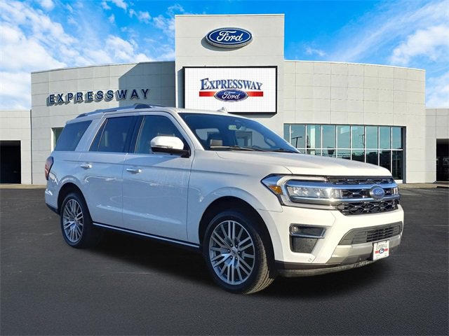 Used 2024 Ford Expedition Limited image 4