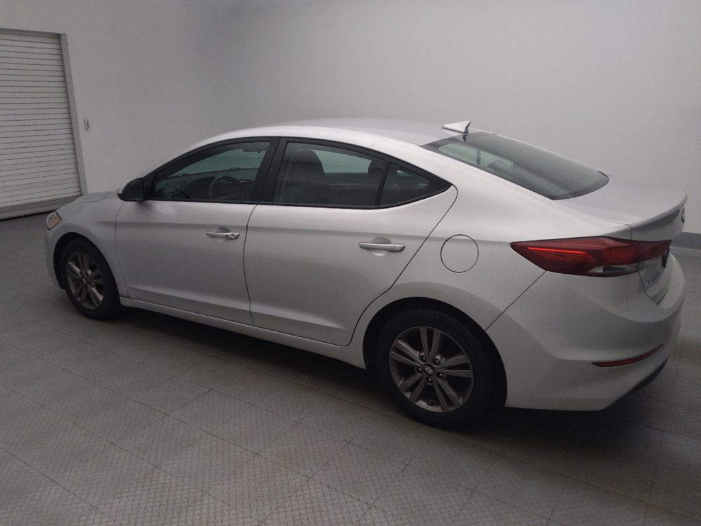 Used 2017 Hyundai Elantra SE w/ SE A/T Tech Package 03 FWD image 3