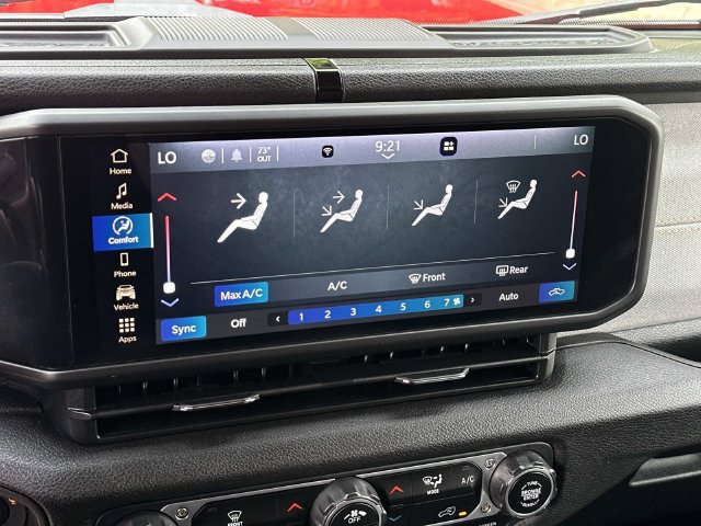 Used 2025 Jeep Gladiator Sport AWD/4WD image 10