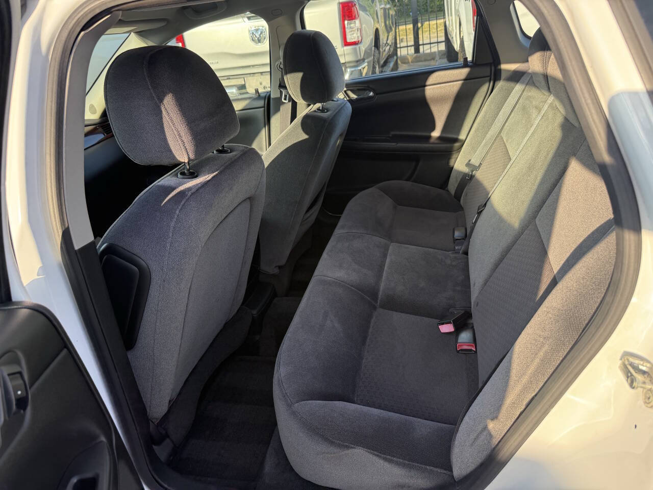 Used 2010 Chevrolet Impala LT FWD image 13