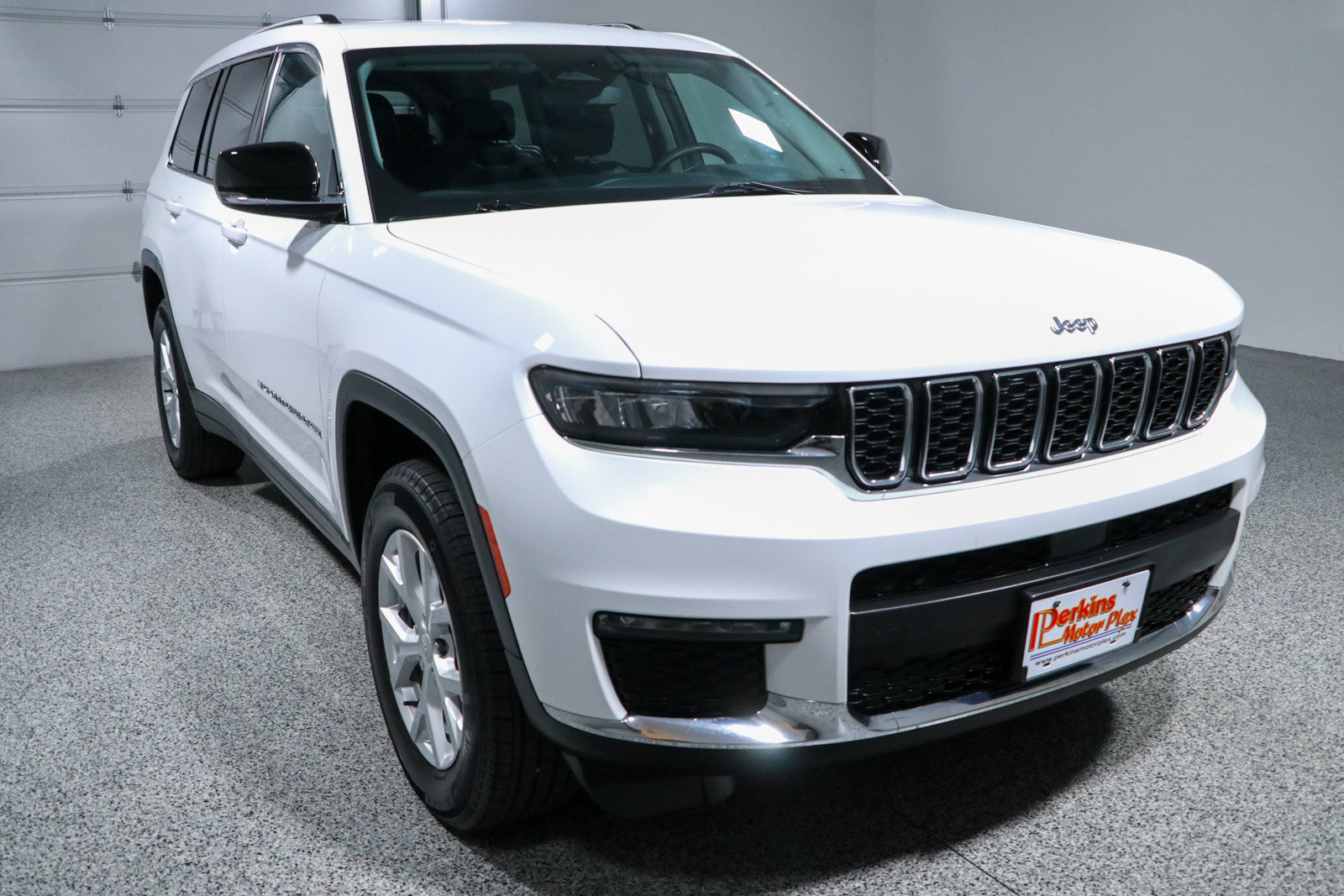 Used 2023 Jeep Grand Cherokee L Limited w/ Trailer Tow Group (B) AWD/4WD image 5