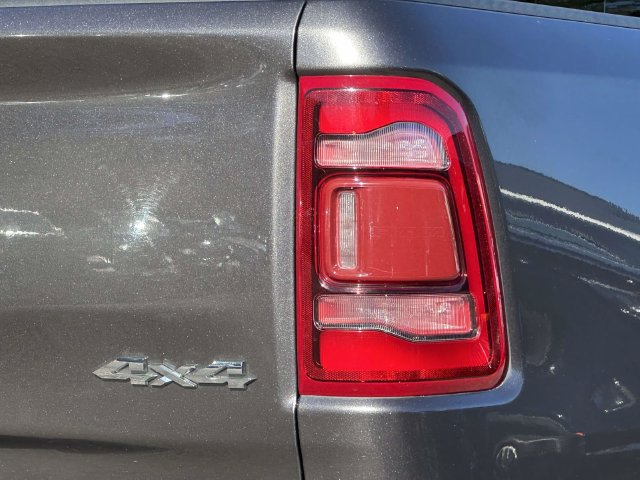 Used 2024 RAM 1500 Laramie AWD/4WD image 11