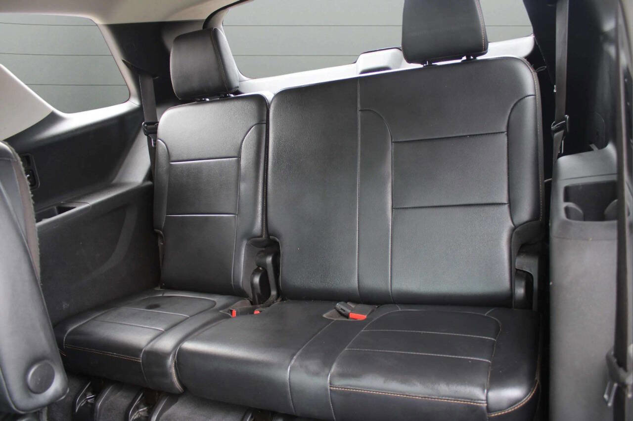 Used 2019 Chevrolet Traverse LT image 19