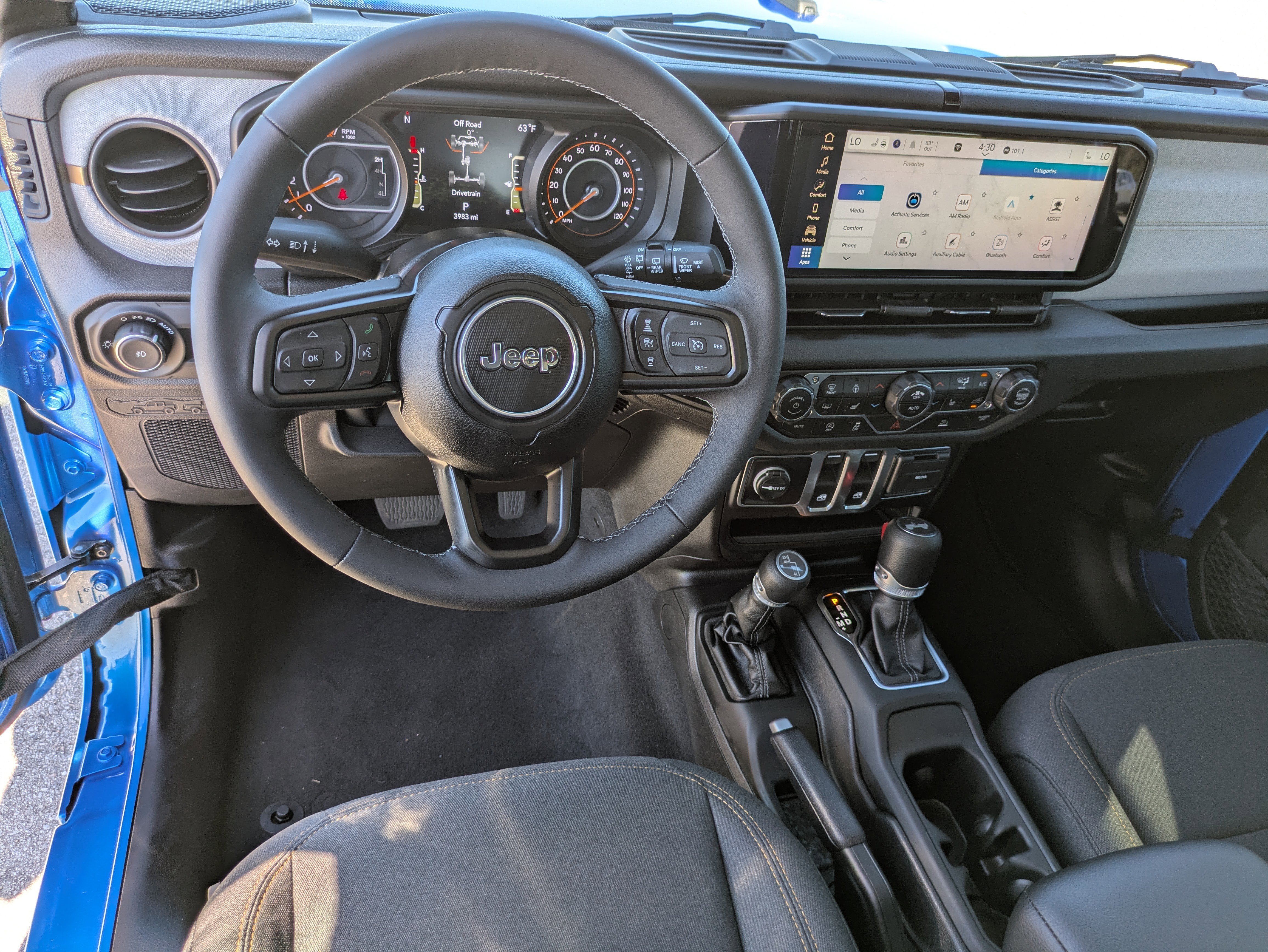 Used 2025 Jeep Wrangler Sport image 16