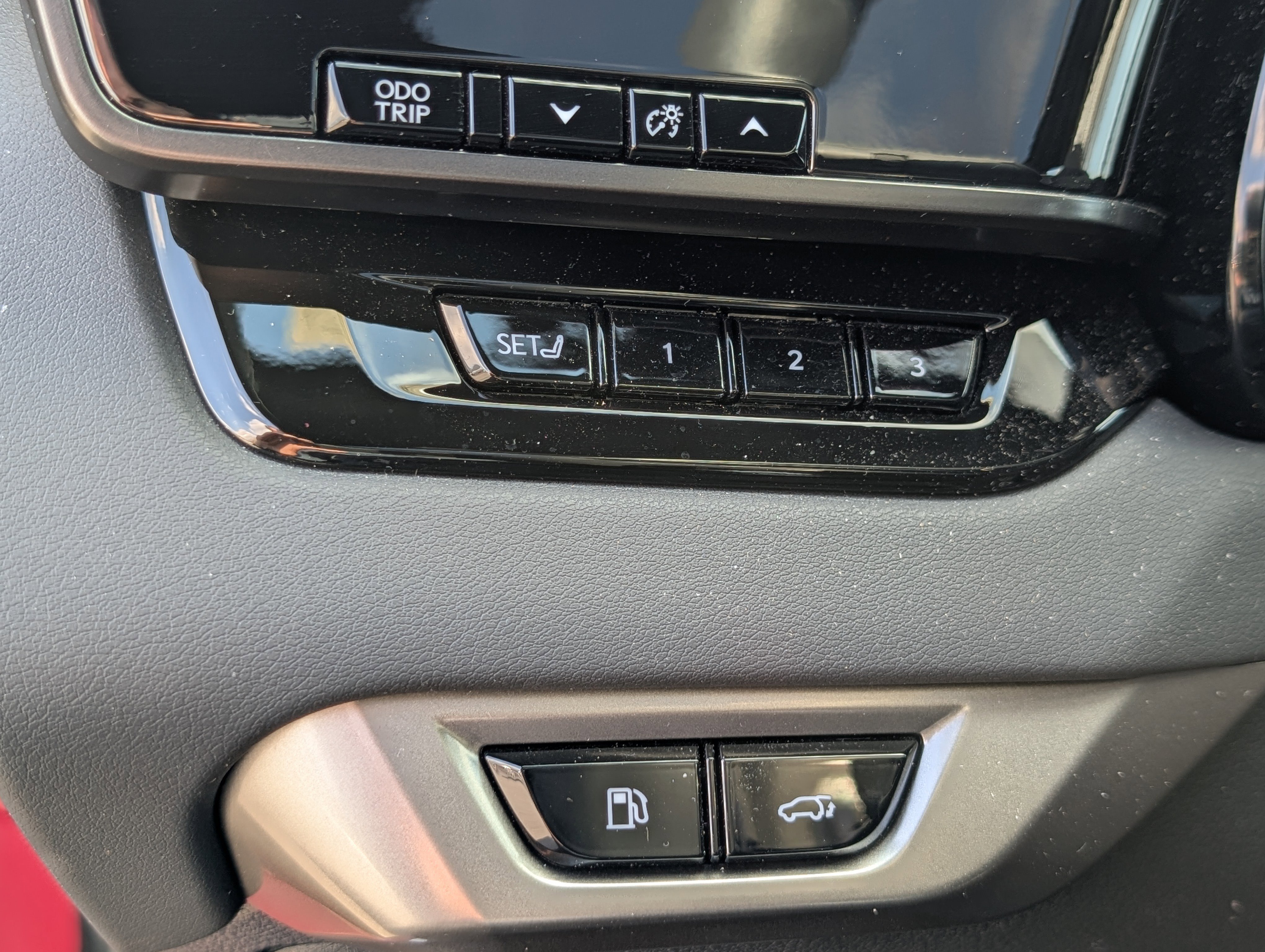 Used 2023 Lexus RX 350 w/ Cold Area Package image 24