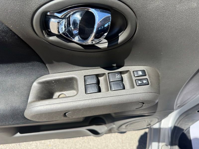 Used 2010 Nissan Cube 1.8 S w/ Interior Designer Pkg FWD image 17