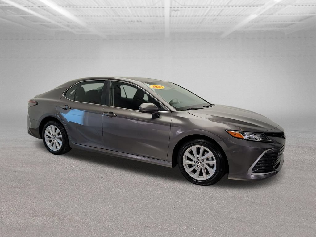 Used 2021 Toyota Camry LE FWD image 18