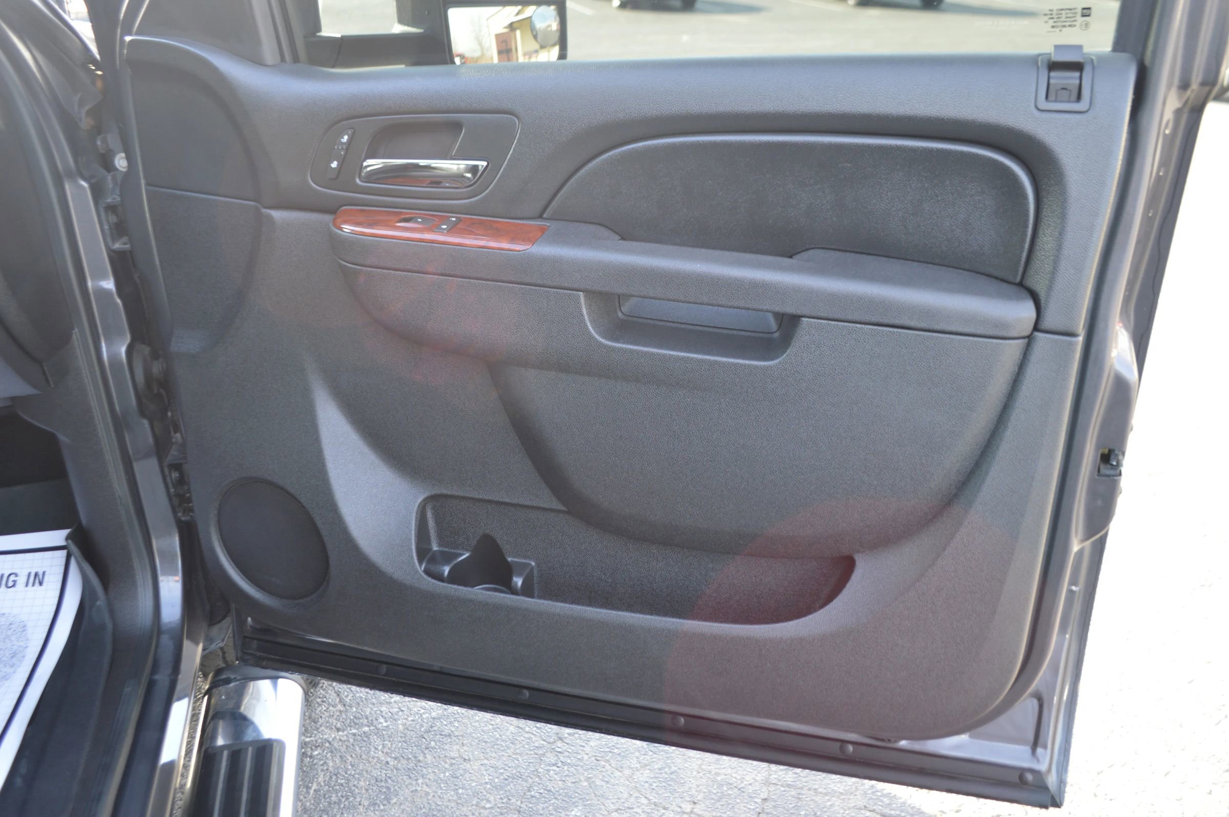 Used 2011 GMC Sierra 3500 SLT w/ SLT Convenience Package image 22