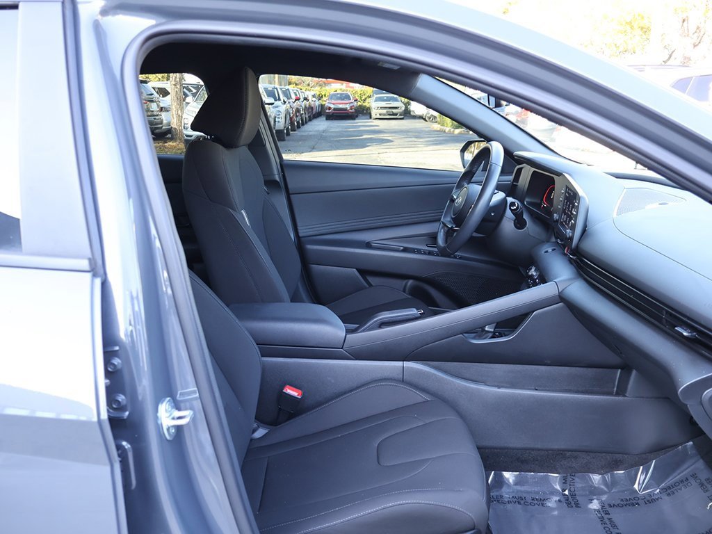 Used 2025 Hyundai Elantra Sport w/ Cargo Package image 24