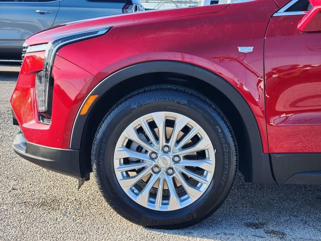 Used 2024 Cadillac XT4 Luxury w/ Cold Weather Package FWD image 8