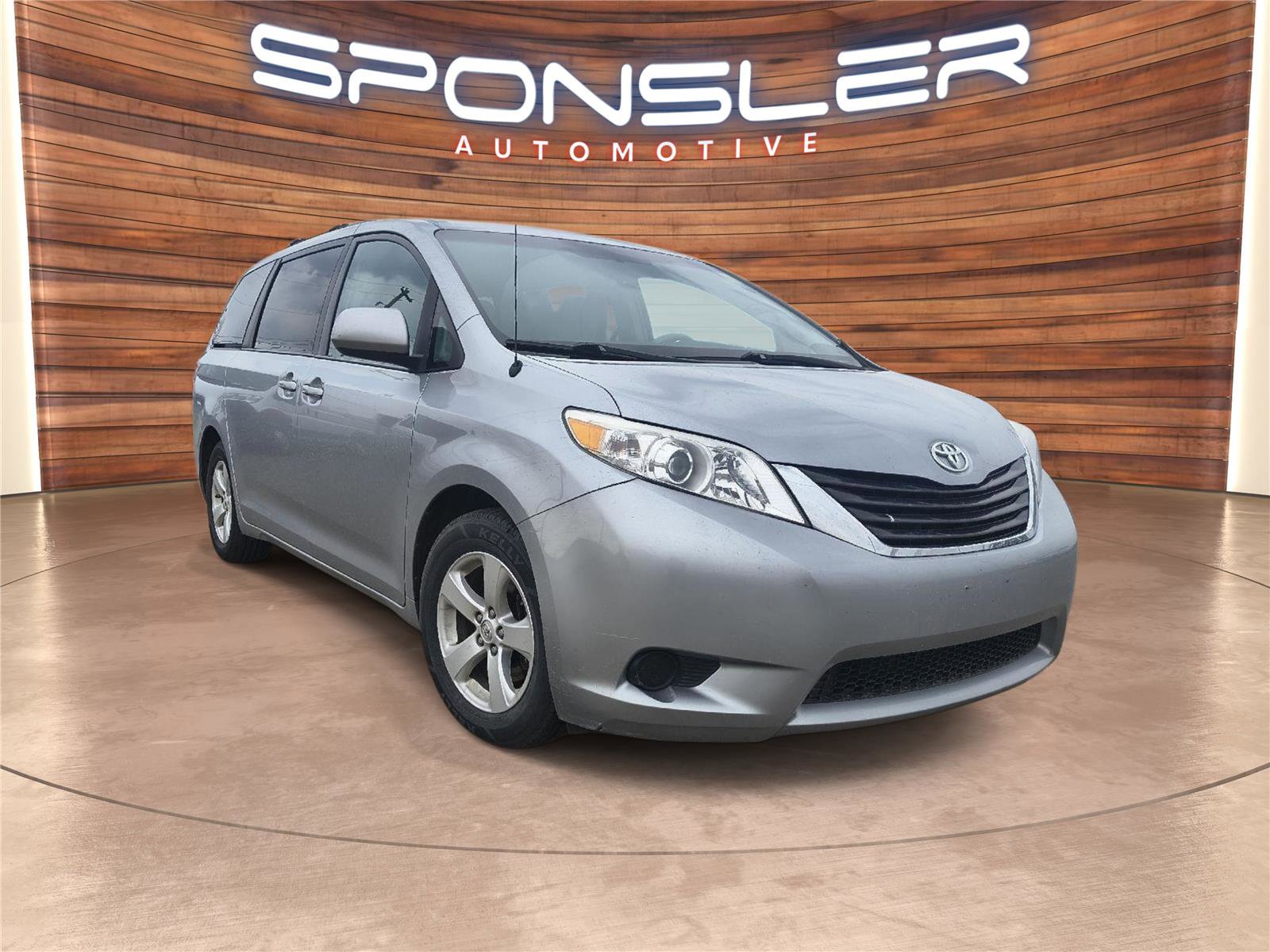 Used 2013 Toyota Sienna LE w/ Towing Pkg image 7