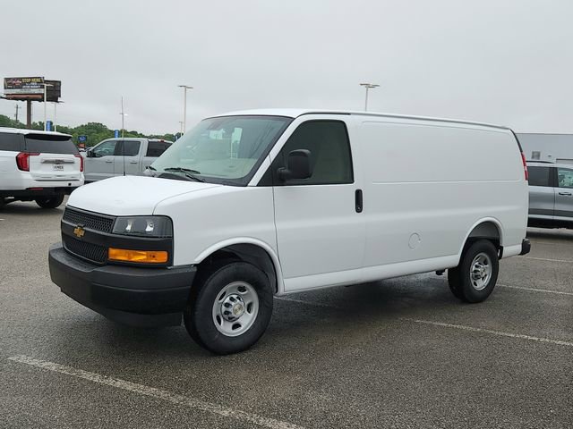 New 2026 Chevrolet Express 3500 RWD image 3