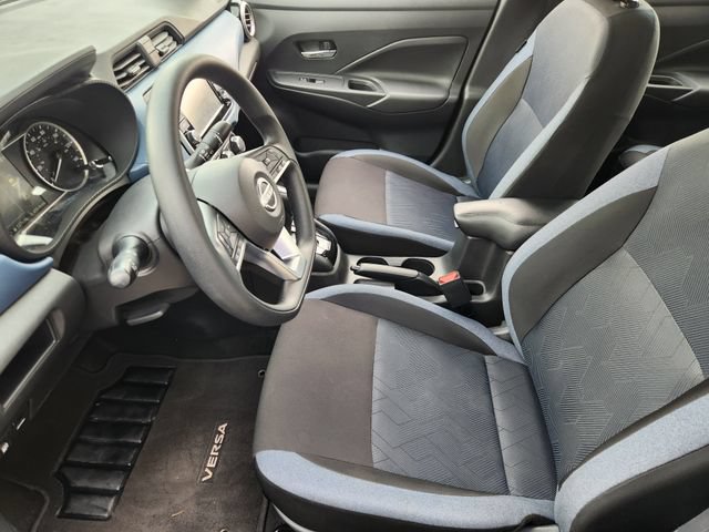 Used 2025 Nissan Versa SV FWD image 9