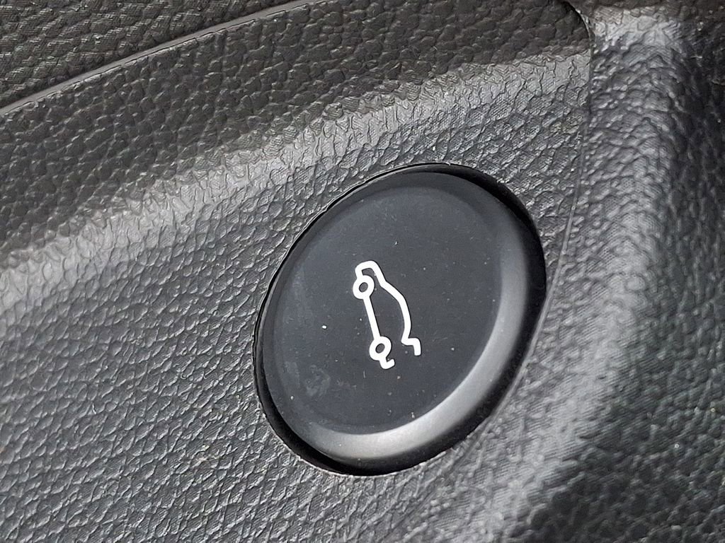 Used 2018 Chevrolet Cruze LS image 23