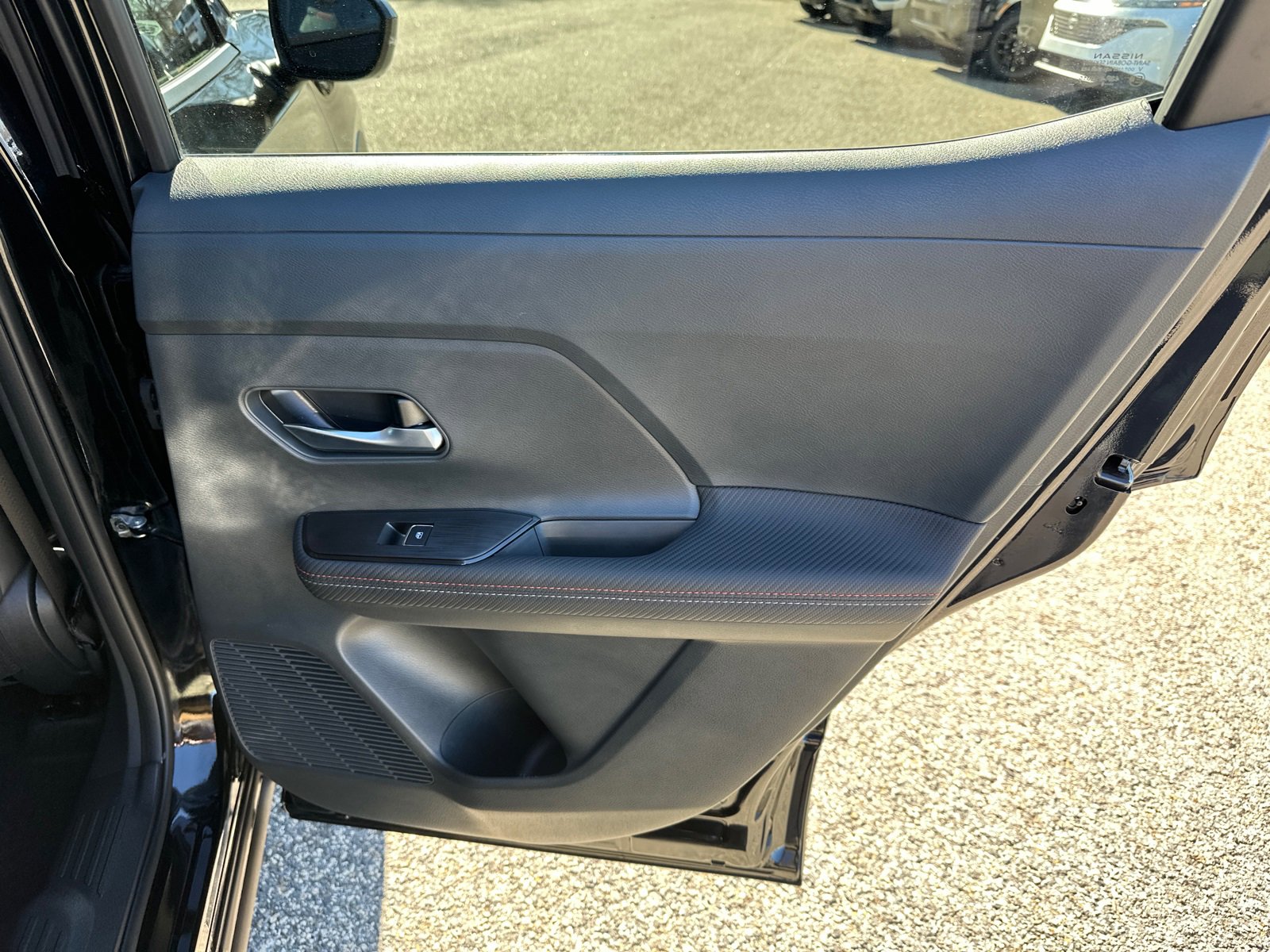 Used 2025 Nissan Kicks SR image 16