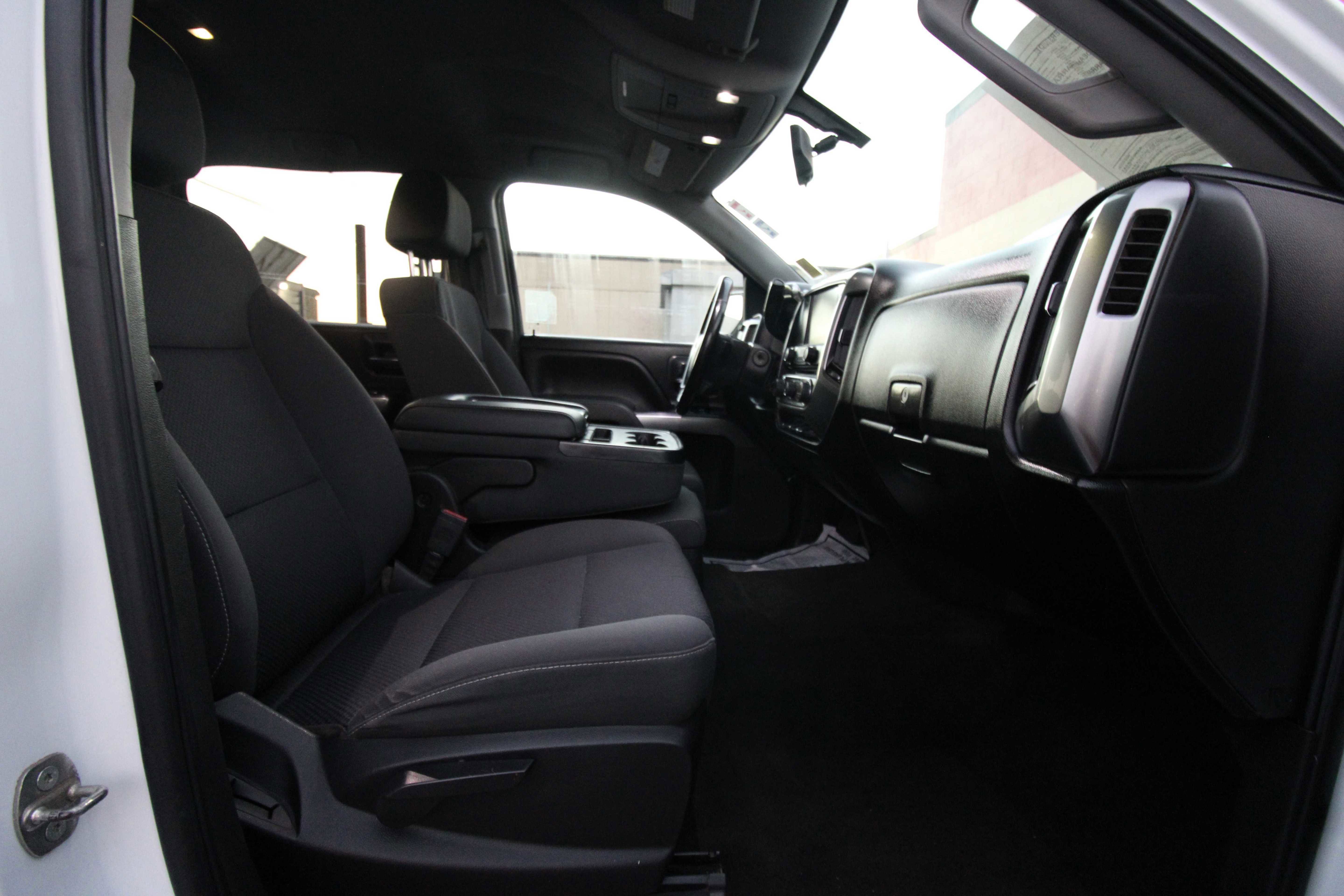 Used 2018 Chevrolet Silverado 1500 LT w/ All Star Edition image 16