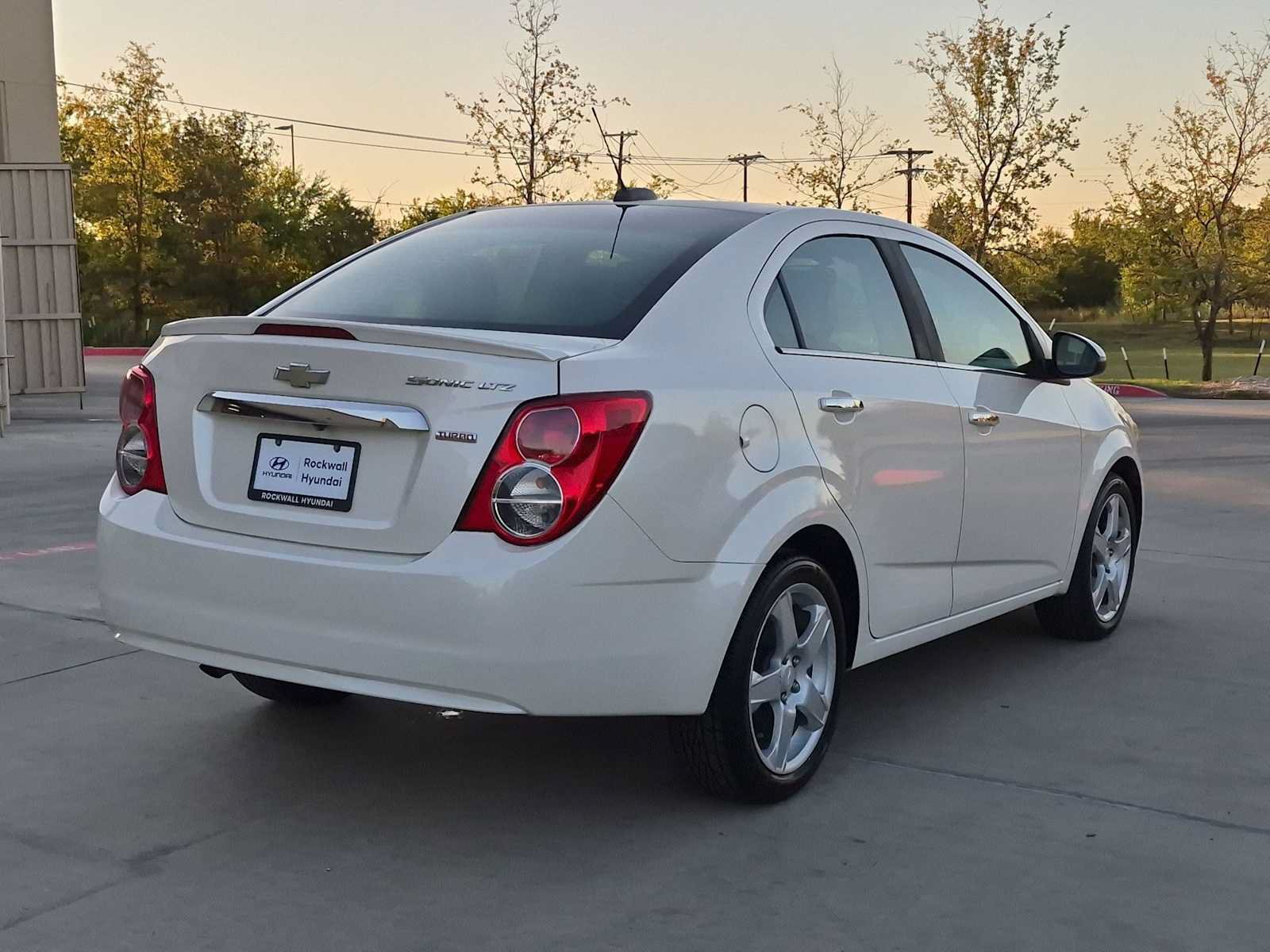Used 2015 Chevrolet Sonic LTZ FWD image 14