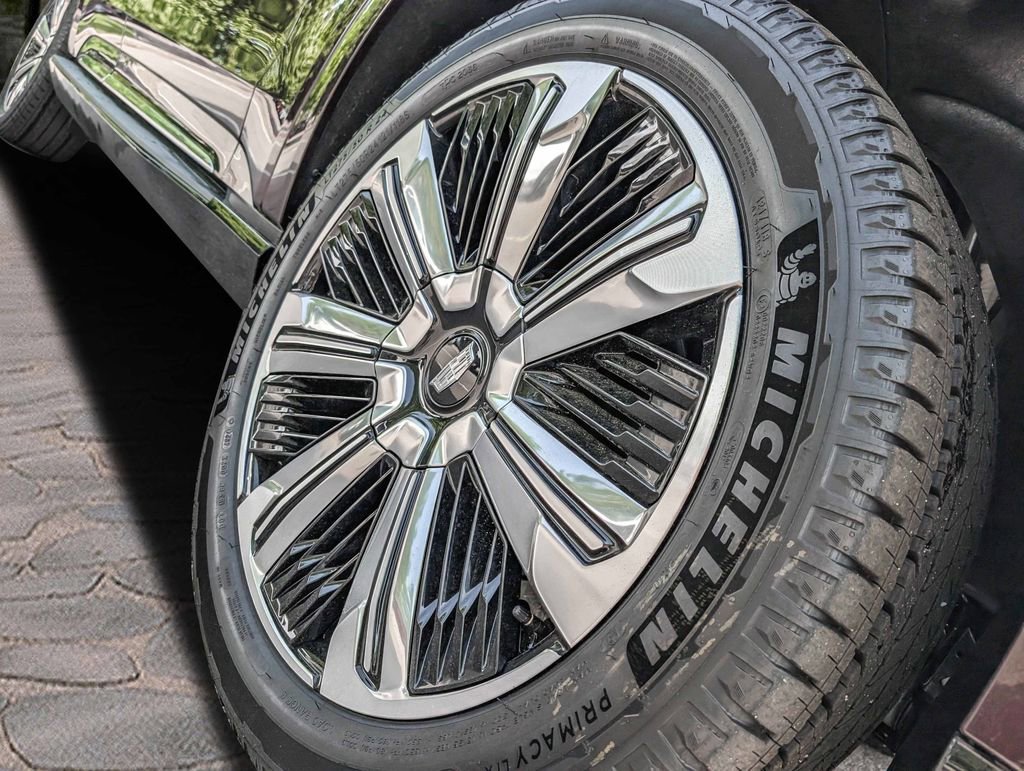 New 2025 Cadillac Escalade IQ Luxury 2 AWD/4WD image 8