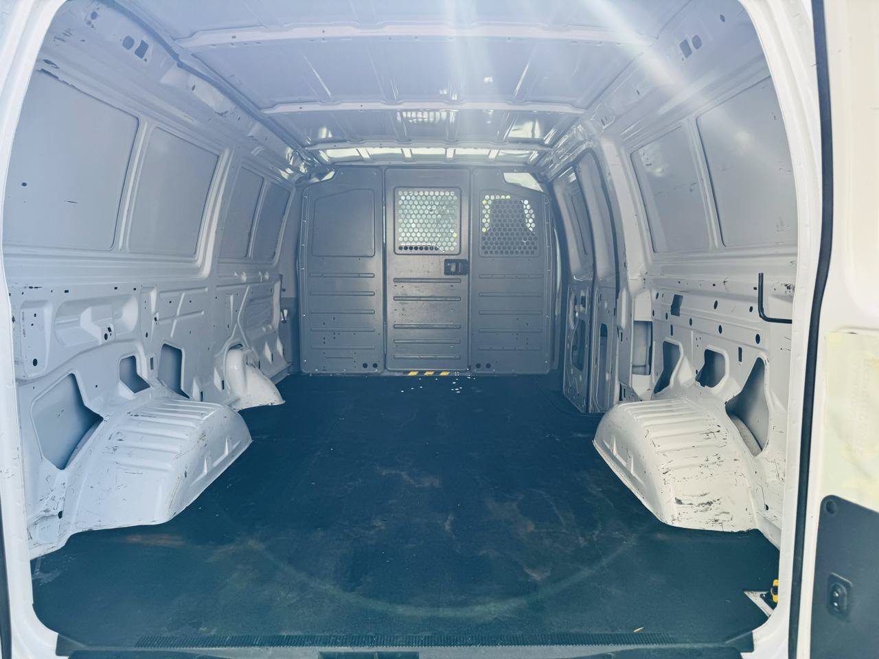 Used 2012 Ford E-250 and Econoline 250 w/ Commercial Cargo Van Pkg RWD image 17