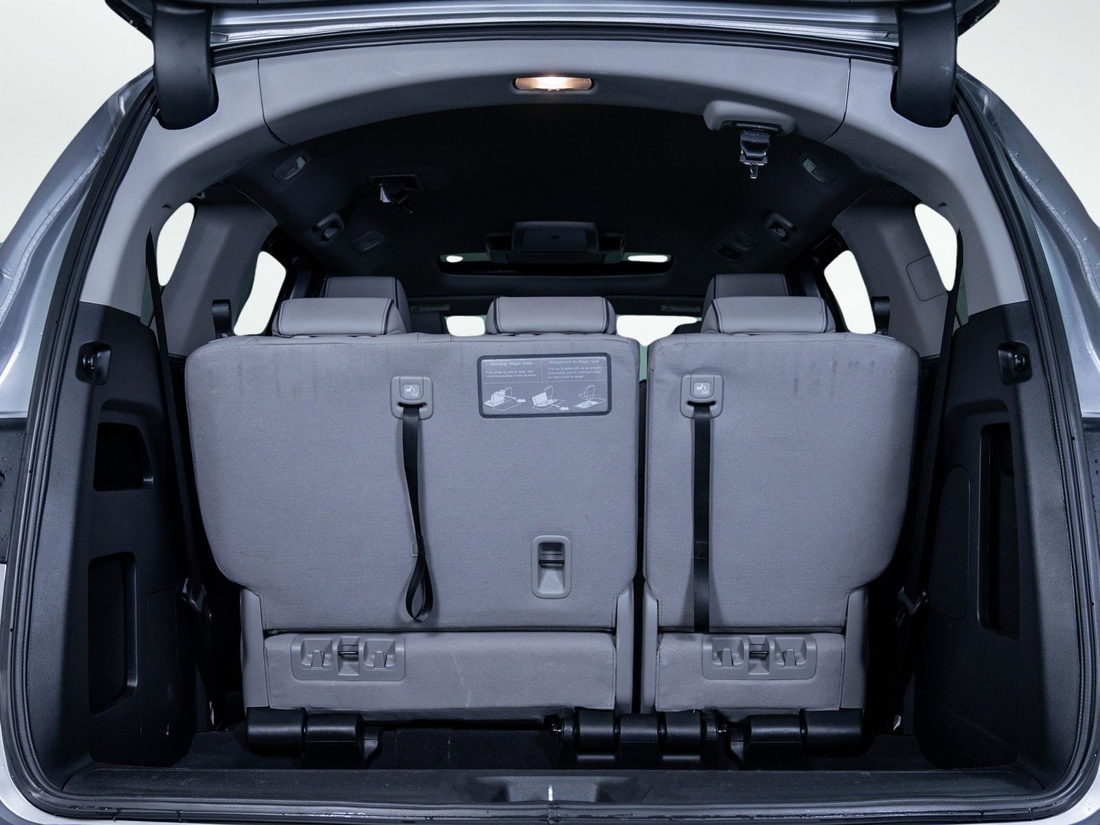 Used 2023 Honda Odyssey Elite image 7