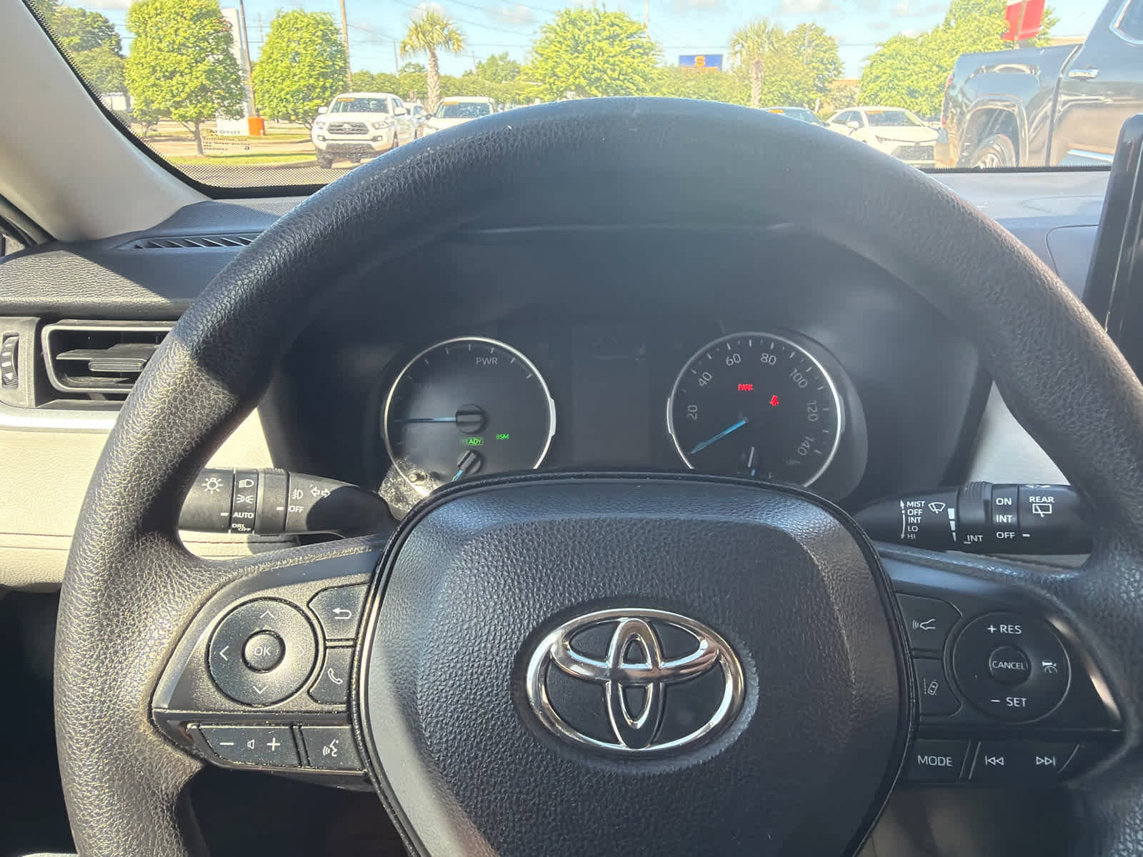 Used 2020 Toyota RAV4 XLE w/ Convenience Package image 12