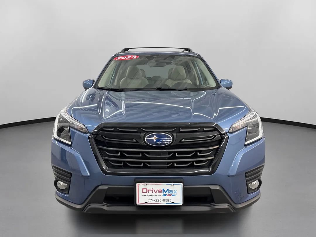 Used 2023 Subaru Forester Premium AWD/4WD image 2