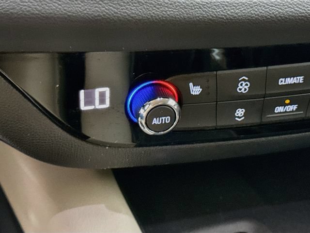 Used 2018 Buick Enclave Essence FWD image 19