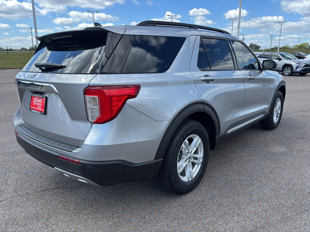 Used 2021 Ford Explorer XLT w/ Equipment Group 202A image 5